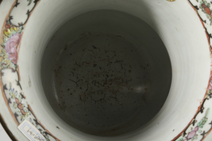 古玩陶瓷清同治·廣彩開窗花鳥人物紋渣斗一對拍賣,當前價格4600元