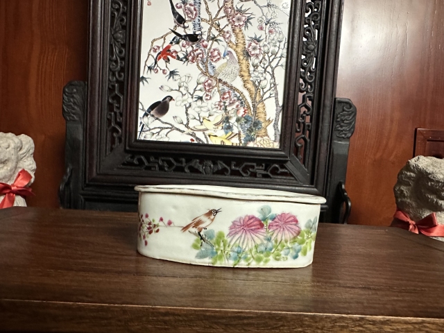 古玩陶瓷粉彩刨花缸拍賣,當前價格1100元