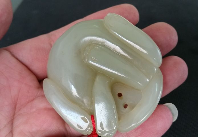 古玩玉器和田玉雕“獸銜靈芝”把件拍賣,當(dāng)前價(jià)格1280元