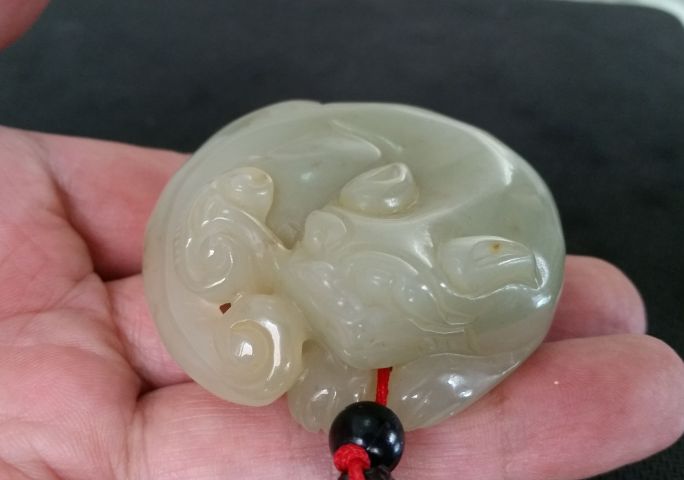 古玩玉器和田玉雕“獸銜靈芝”把件拍賣,當(dāng)前價(jià)格1280元