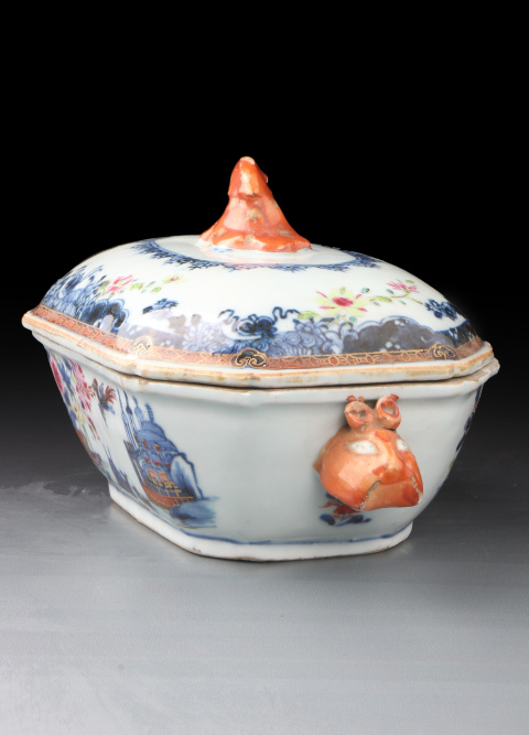 古玩陶瓷【8307】清乾隆  青花粉彩漁家樂西洋建筑圖獸耳蓋盆拍賣，當前價格6280元