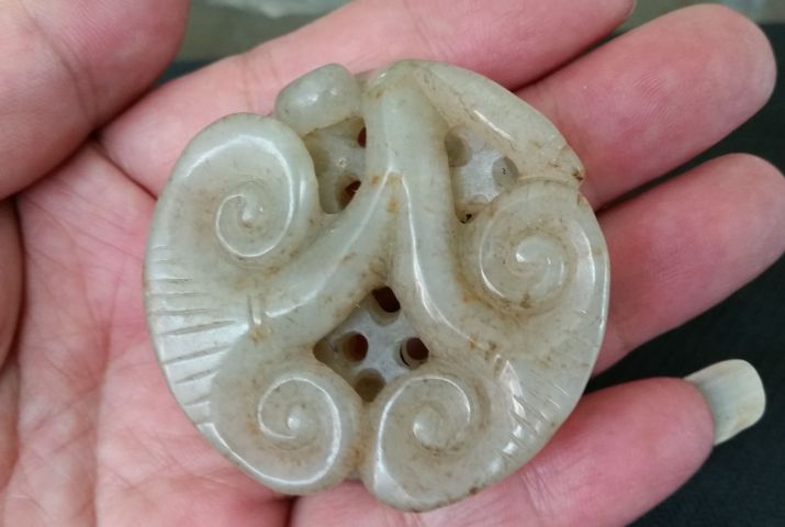 古玩玉器和田玉雕“如意紋”把件拍賣,當(dāng)前價格680元
