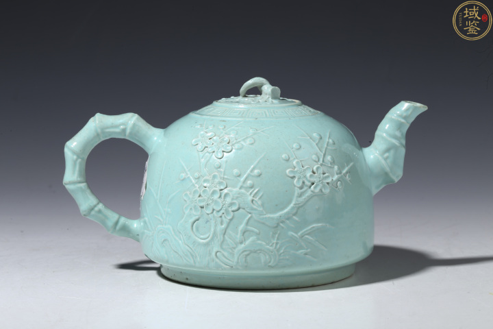 古玩陶瓷清代松石綠釉雕刻梅花紋壺拍賣，當前價格18900元
