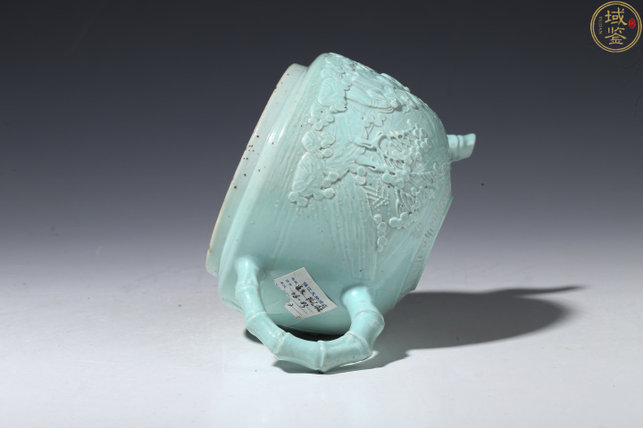 古玩陶瓷清代松石綠釉雕刻梅花紋壺拍賣，當前價格18900元