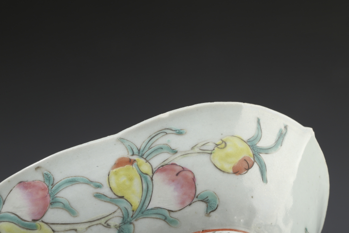 古玩陶瓷晚清·粉彩三多紋貢碗拍賣，當前價格1150元