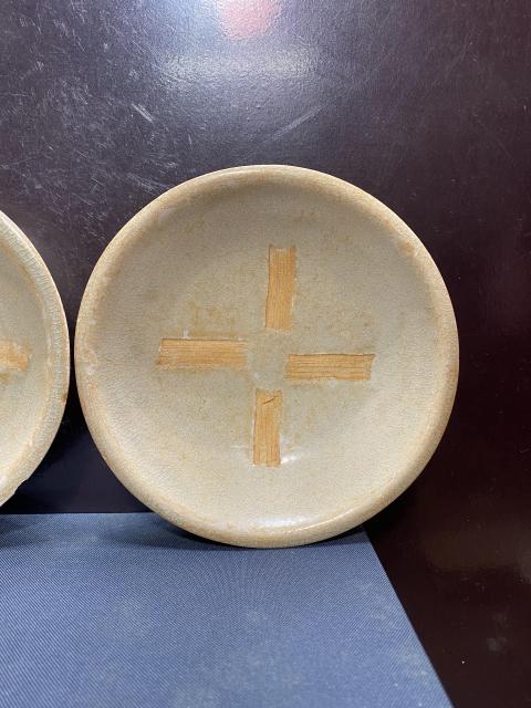 古玩陶瓷五代，十字紋盤拍賣，當前價格2260元