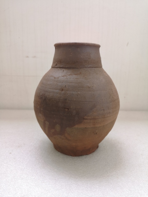 古玩陶瓷明代褐釉罐拍賣,當前價格298元