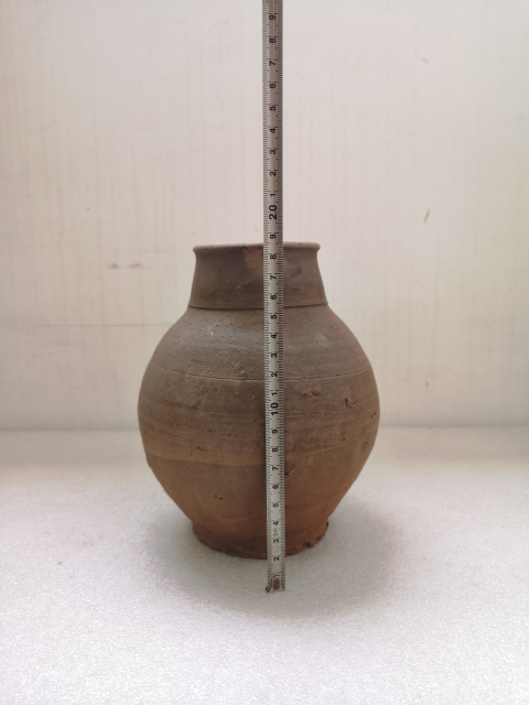 古玩陶瓷明代褐釉罐拍賣,當前價格298元