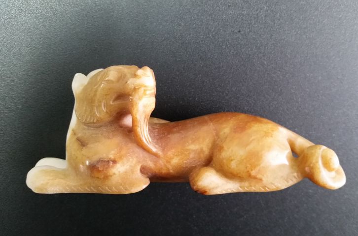 古玩玉器和田玉料雕“瑞獸”擺件拍賣,當前價格800元