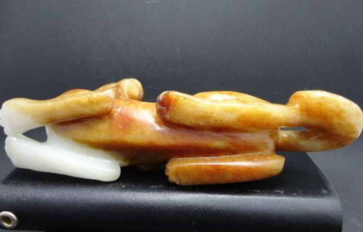 古玩玉器和田玉料雕“瑞獸”擺件拍賣,當前價格800元