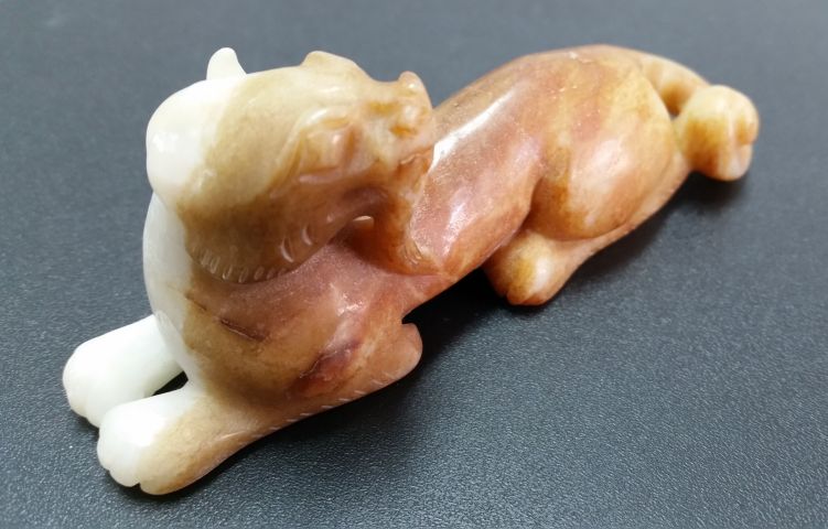 古玩玉器和田玉料雕“瑞獸”擺件拍賣,當前價格800元