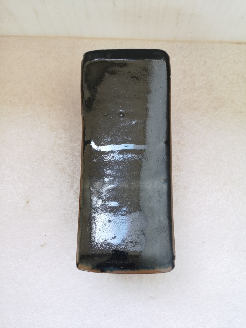 古玩陶瓷磁州窯系黑釉鏤空銀錠型瓷枕拍賣,當(dāng)前價(jià)格680元