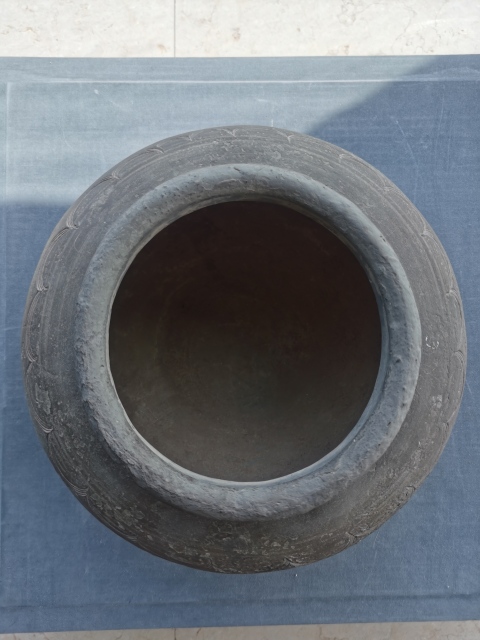 古玩陶瓷秦漢?灰陶刻水波紋蓋罐拍賣，當前價格2500元
