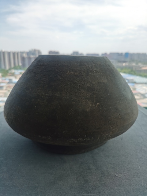 古玩陶瓷秦漢?灰陶刻水波紋蓋罐拍賣，當前價格2500元
