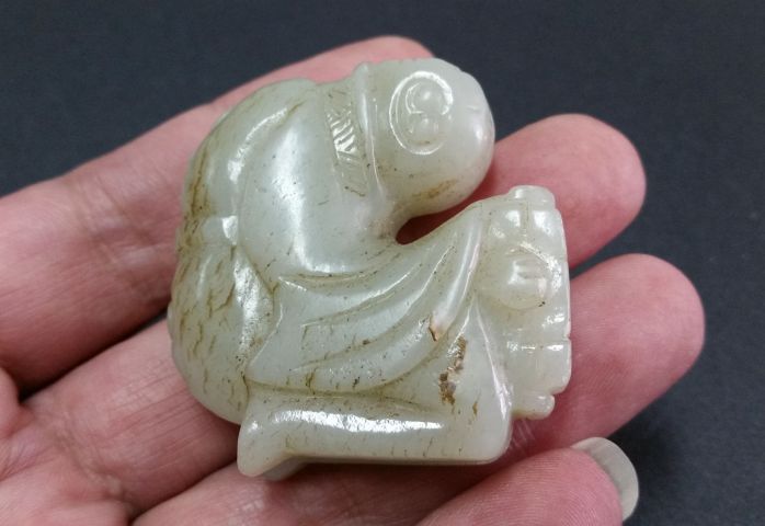 古玩玉器和田玉雕“玉跪人”拍賣,當前價格680元