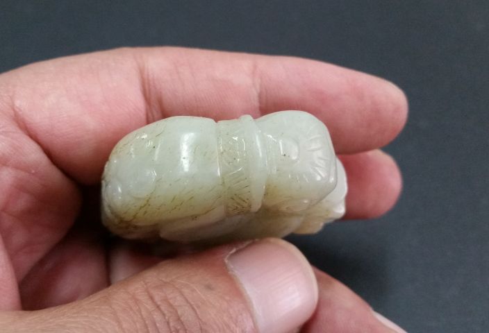 古玩玉器和田玉雕“玉跪人”拍賣,當前價格680元