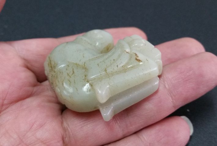 古玩玉器和田玉雕“玉跪人”拍賣,當前價格680元
