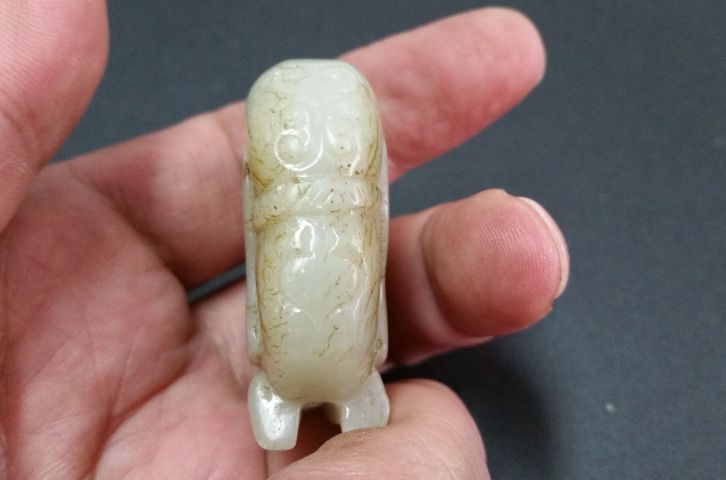古玩玉器和田玉雕“玉跪人”拍賣,當前價格680元