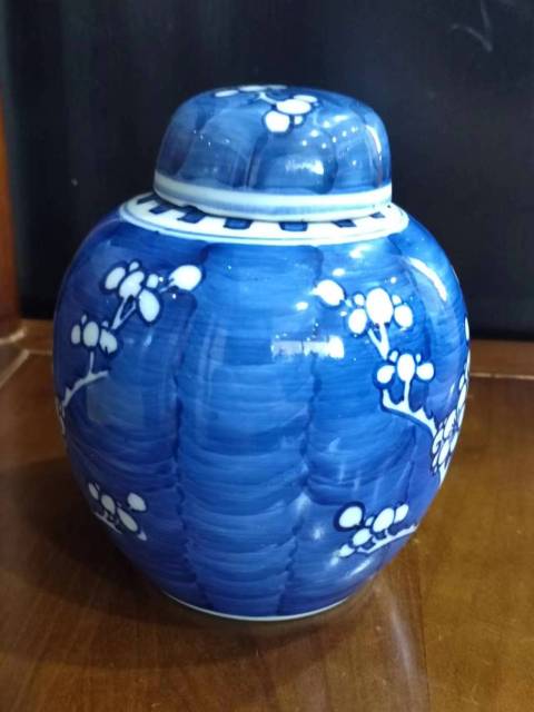 古玩陶瓷民國青花留白梅紋蓋罐拍賣，當前價格1888元