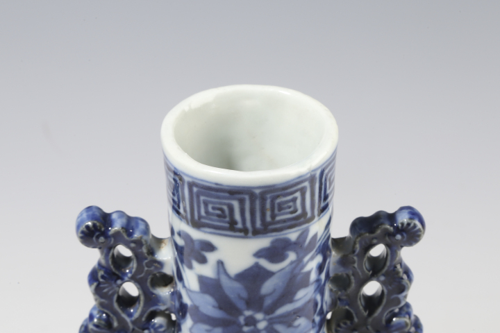 古玩陶瓷【21點10分截拍】清晚·青花開窗雙龍戲珠紋抱月瓶拍賣，當前價格5800元