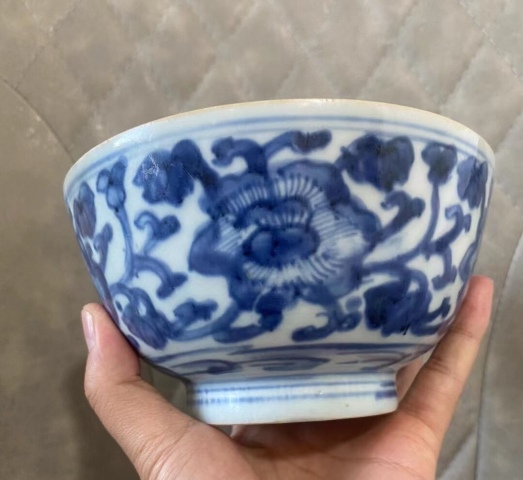 古玩陶瓷花卉紋青花碗拍賣,當(dāng)前價(jià)格2000元
