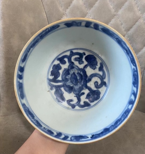 古玩陶瓷花卉紋青花碗拍賣,當(dāng)前價(jià)格2000元