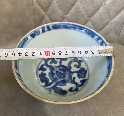 古玩陶瓷花卉紋青花碗拍賣,當(dāng)前價(jià)格2000元