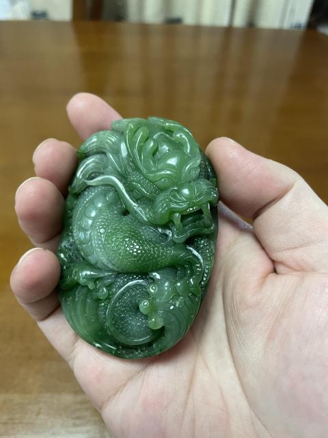 古玩玉器和田碧玉雕“龍紋”把件拍賣,當前價格1500元