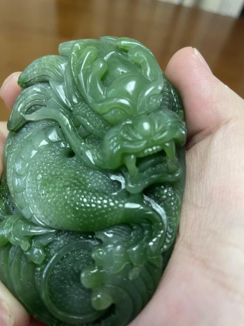 古玩玉器和田碧玉雕“龍紋”把件拍賣,當前價格1500元