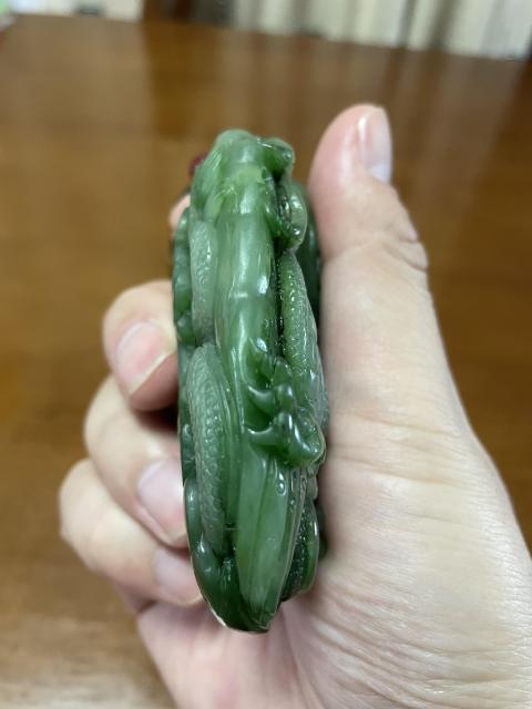 古玩玉器和田碧玉雕“龍紋”把件拍賣,當前價格1500元