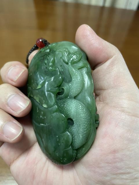古玩玉器和田碧玉雕“龍紋”把件拍賣,當前價格1500元