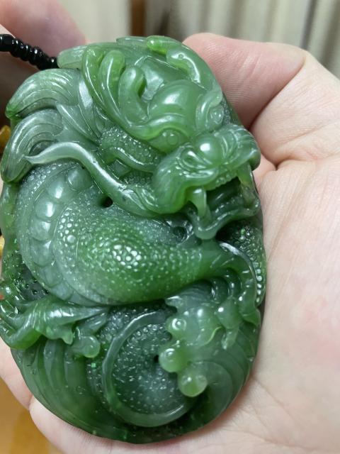 古玩玉器和田碧玉雕“龍紋”把件拍賣,當前價格1500元