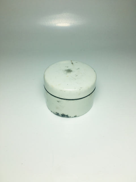 古玩陶瓷白釉蓋盒拍賣,當前價格0元