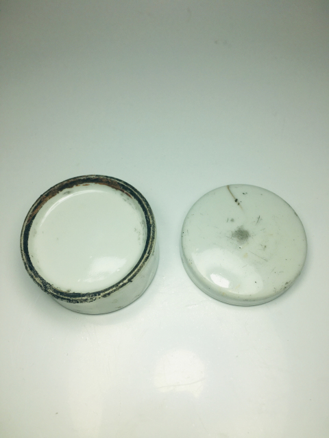 古玩陶瓷白釉蓋盒拍賣,當前價格0元