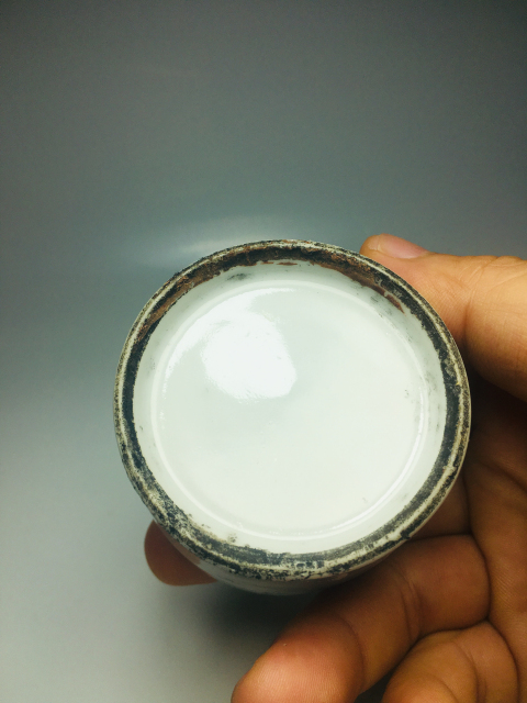 古玩陶瓷白釉蓋盒拍賣,當前價格0元