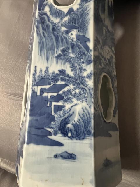 古玩陶瓷青花山水婁空六方帽筒拍賣,當前價格55666元