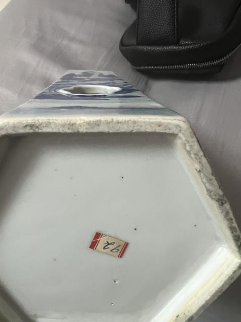 古玩陶瓷青花山水婁空六方帽筒拍賣,當前價格55666元