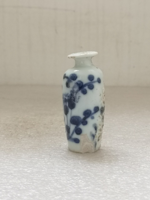 古玩陶瓷花卉紋青花瓶拍賣，當前價格198元