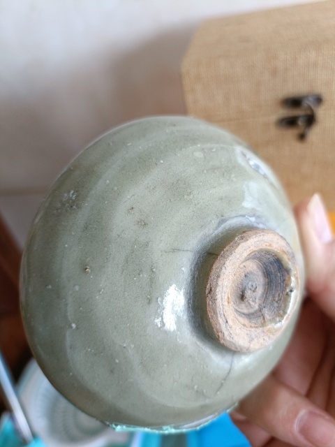 古玩陶瓷元代龍泉梅子青釉茶圓拍賣，當(dāng)前價(jià)格298元