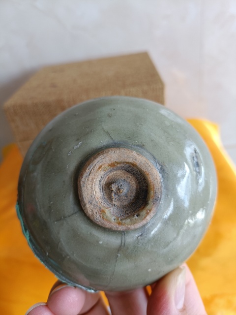 古玩陶瓷元代龍泉梅子青釉茶圓拍賣，當(dāng)前價(jià)格298元