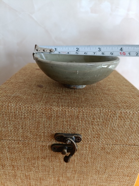 古玩陶瓷元代龍泉梅子青釉茶圓拍賣，當(dāng)前價(jià)格298元