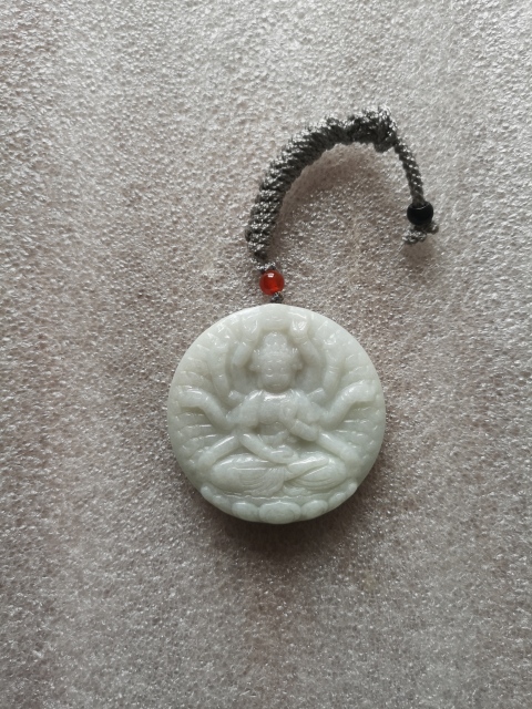 古玩玉器天然翡翠雕“千手觀音”牌拍賣,當前價格680元