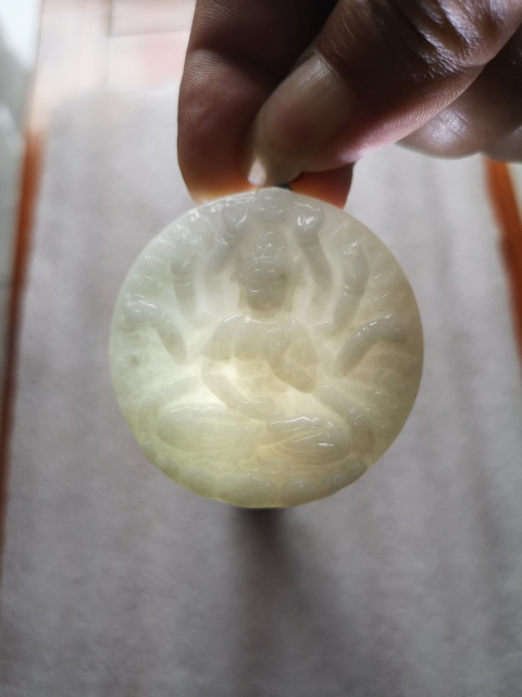 古玩玉器天然翡翠雕“千手觀音”牌拍賣,當前價格680元