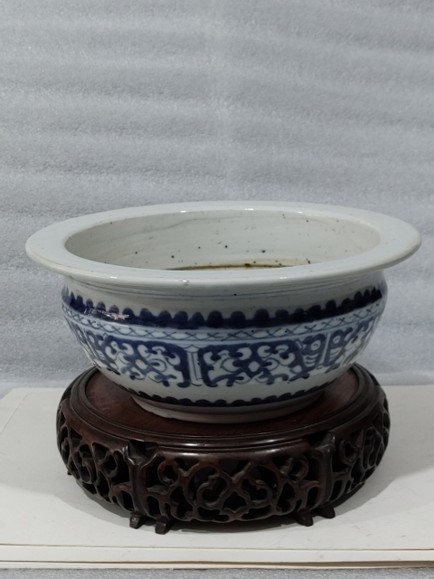 古玩陶瓷青花夔龍紋香爐拍賣(mài)，當(dāng)前價(jià)格1880元