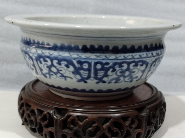 古玩陶瓷青花夔龍紋香爐拍賣(mài)，當(dāng)前價(jià)格1880元