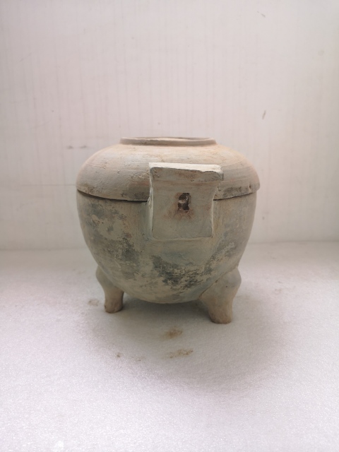 古玩陶瓷灰陶鼎拍賣，當(dāng)前價(jià)格550元