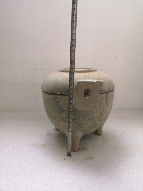 古玩陶瓷灰陶鼎拍賣，當(dāng)前價(jià)格550元
