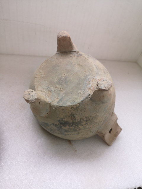 古玩陶瓷灰陶鼎拍賣，當(dāng)前價(jià)格550元