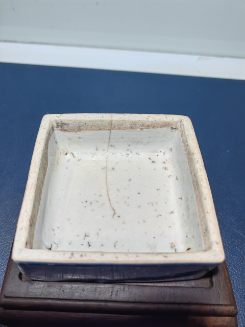 古玩陶瓷清康熙藍上藍藍釉四方印泥盒拍賣，當前價格4000元