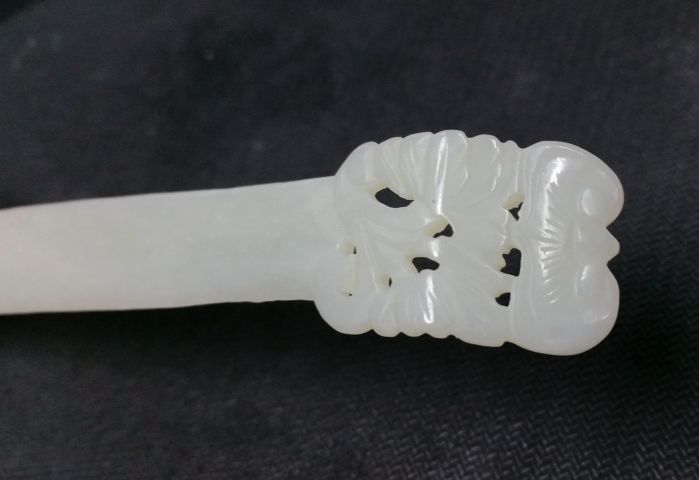 古玩玉器和田玉如意花卉發簪拍賣,當前價格980元